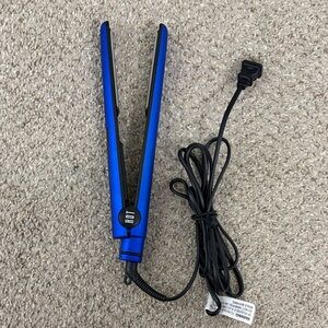 Blue Hot Tools Flat Iron